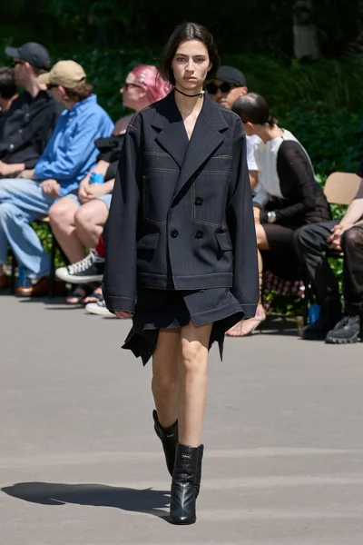 Look 1